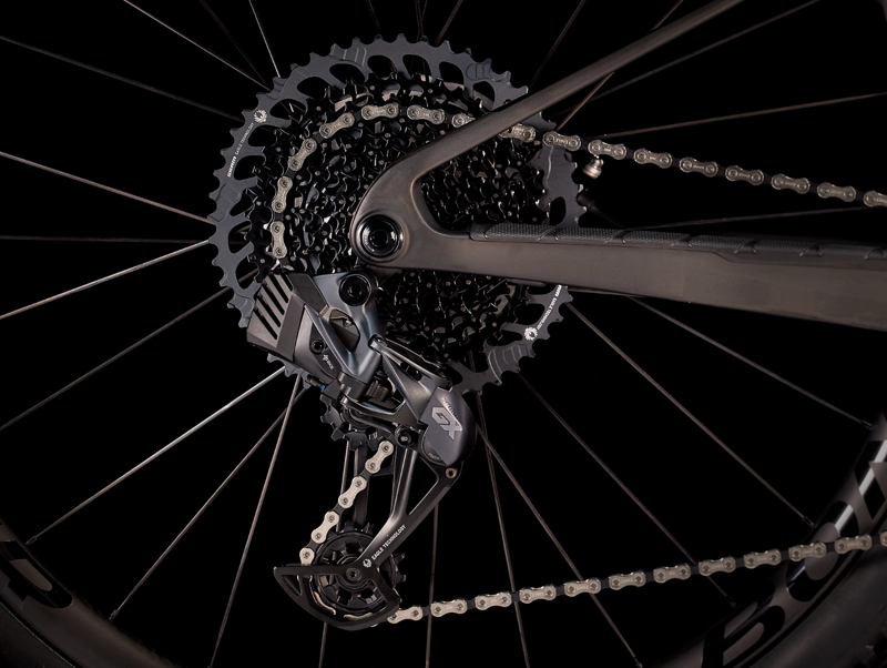 Trek Supercaliber 9.8 GX AXS Full Suspension Mountain Bike 2023 in Matte Carbon/Gloss Trek Black-9